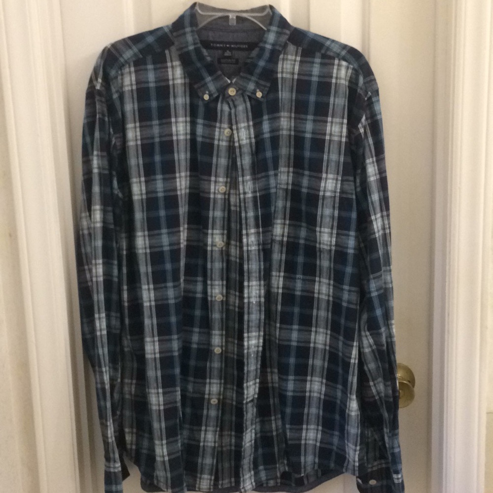 Tommy Hilfiger button down dress shirt